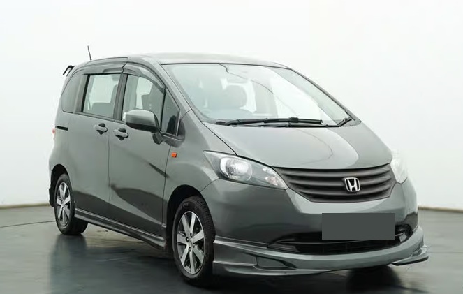 Хонда Фрид после замены стартера в автотехцентре