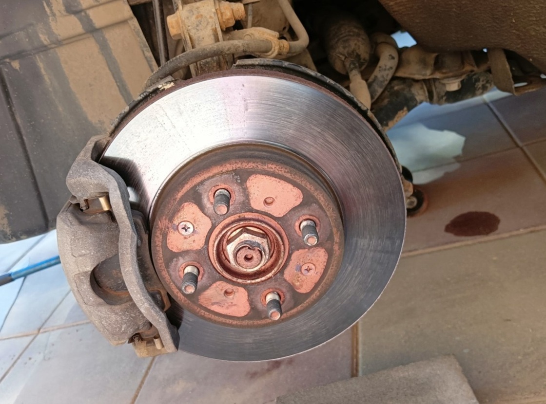 Замена тормозных колодок Хонда Фрид