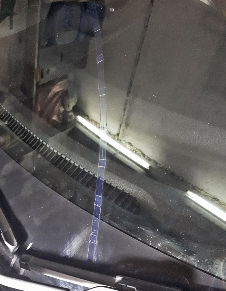 Здесь требуется замена лобового стекла Хонда Фрид