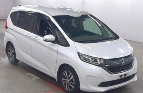 Хонда Фрид после замены воздушного фильтра в автотехцентре