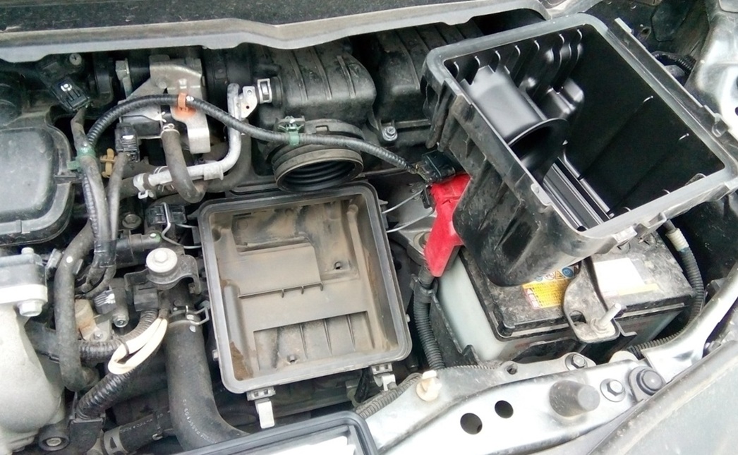 Замена воздушного фильтра Хонда Фрид