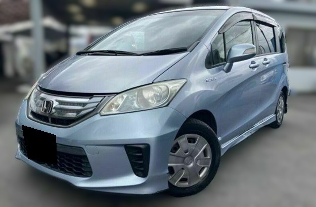 Хонда Фрид после замены прокладки клапанной крышки