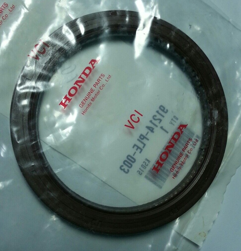 Новый задний сальник коленчатого вала