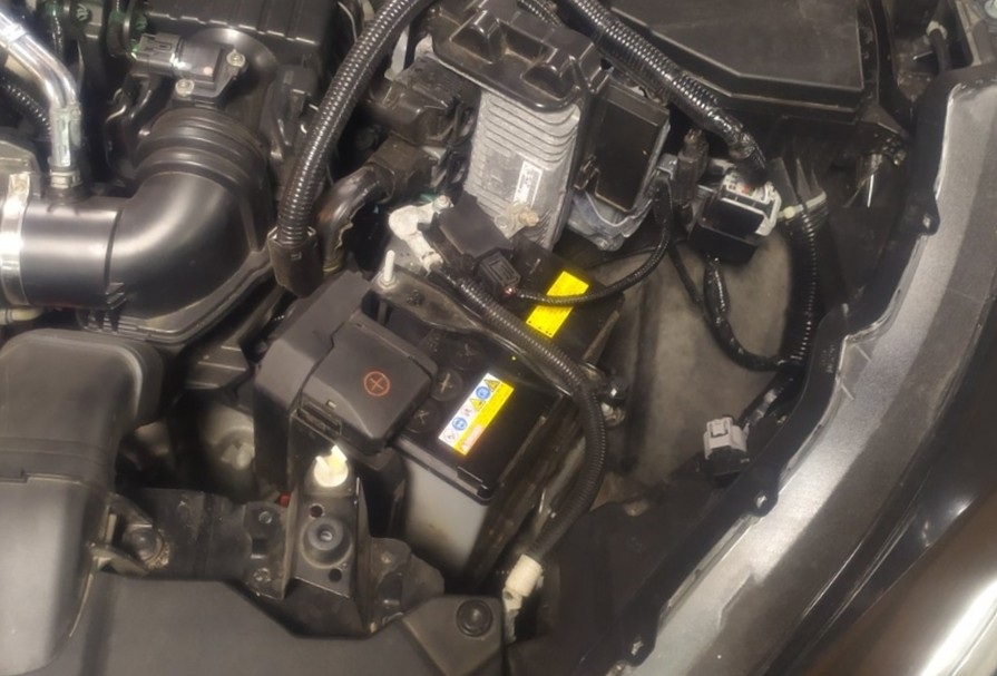 Замена аккумулятора Хонда Везел