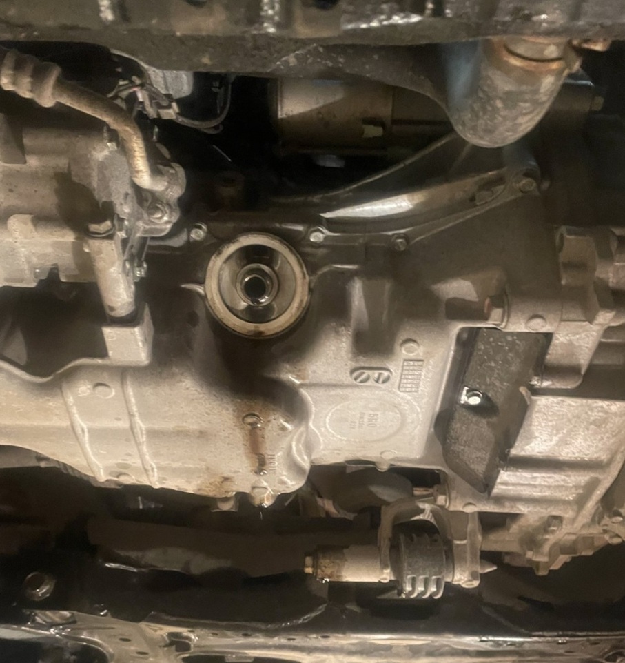 Замена масла в двигателе Хонда Везел