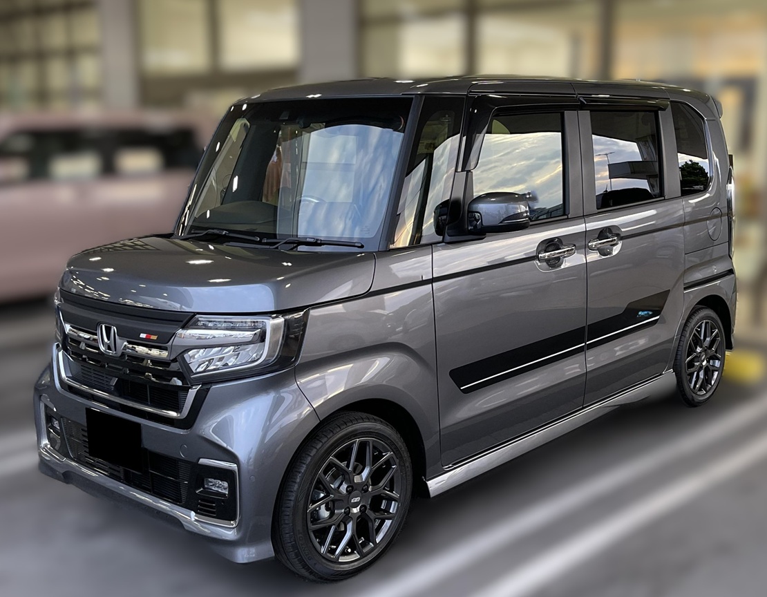 Хонда Н-Бокс после замены тормозных колодок в автотехцентре