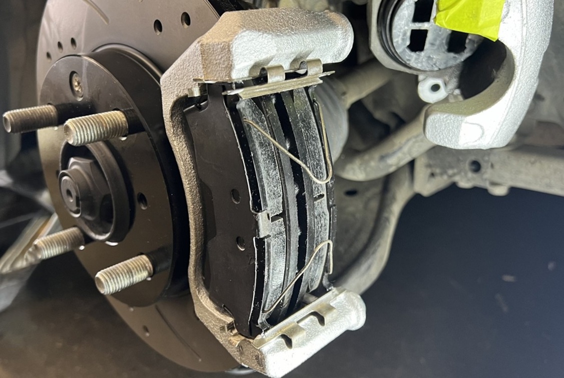 Замена тормозных колодок Хонда Н-Бокс