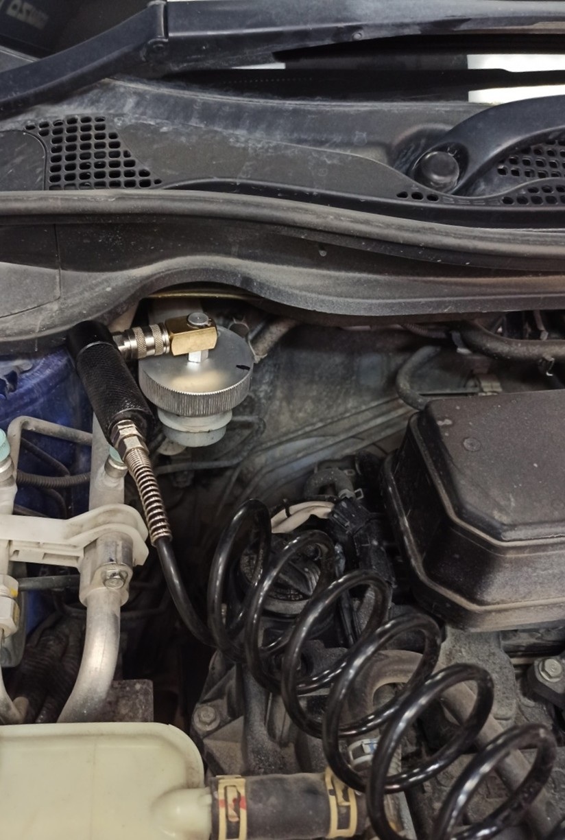 Замена тормозной жидкости Хонда Везел аппаратным методом