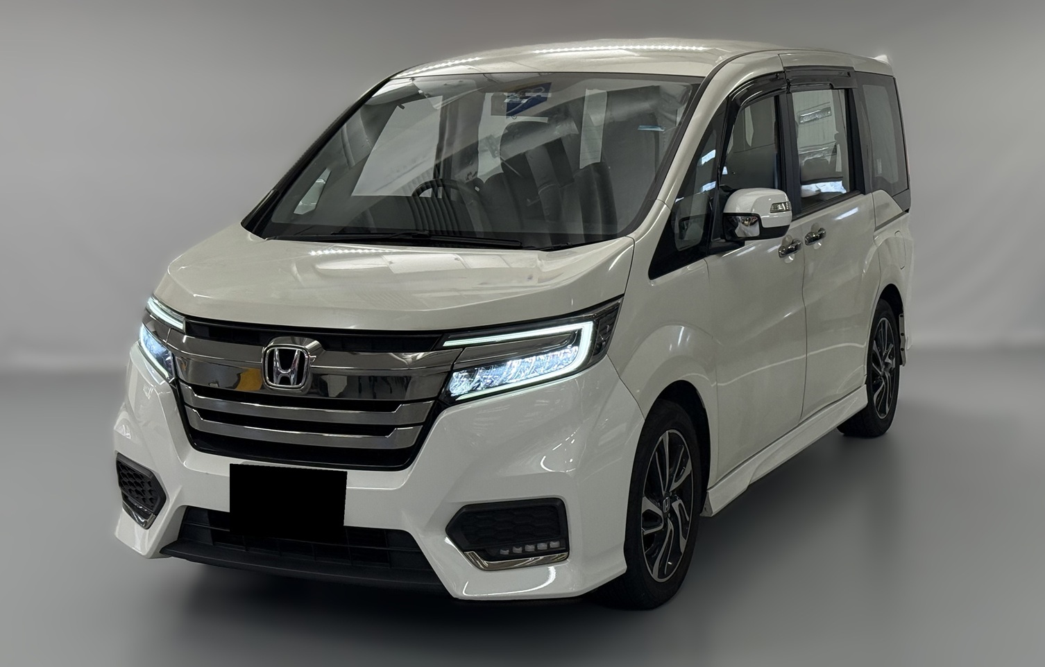 Хонда Stepwgn после замены амортизаторов в автотехцентре