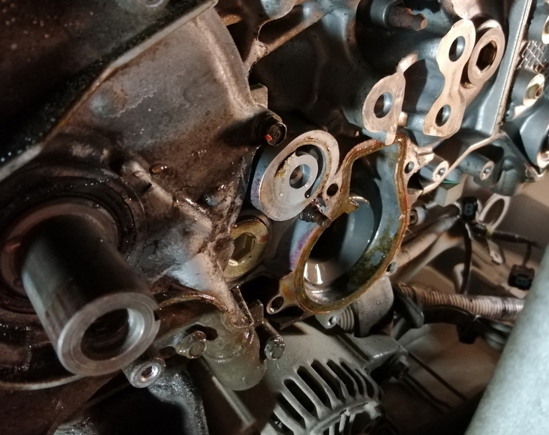 Замена помпы Хонда Stepwgn