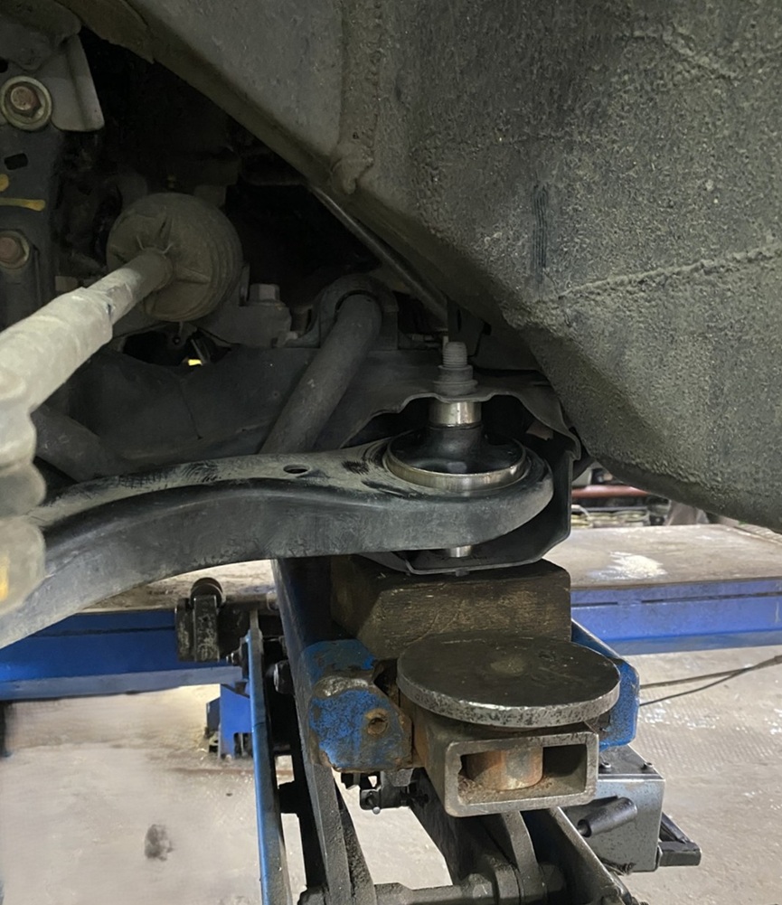 Замена рычага Хонда Stepwgn