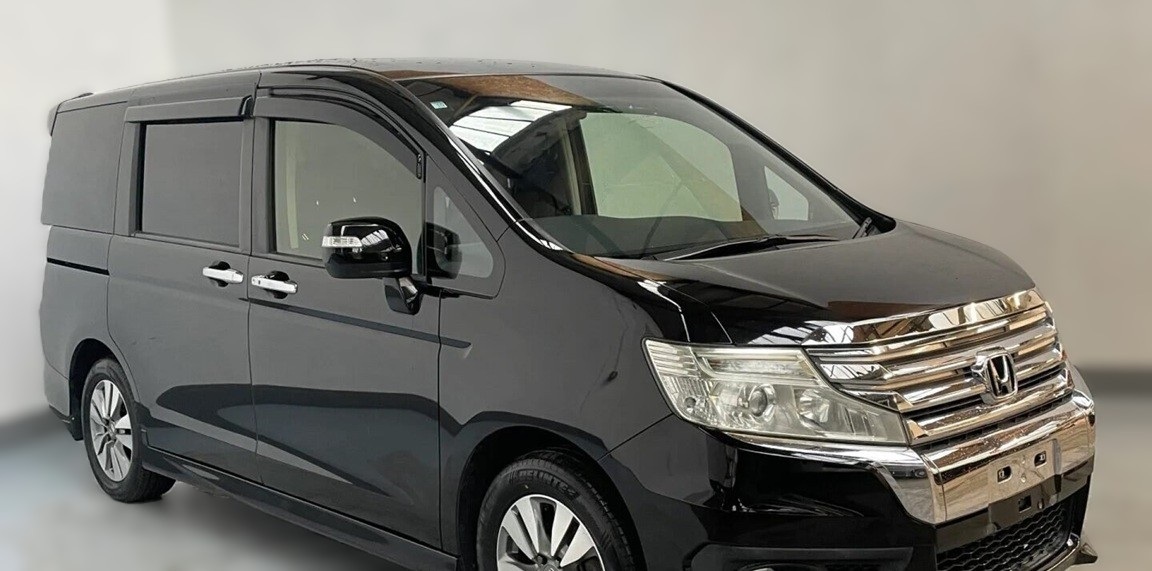 Хонда Stepwgn после замены ШРУСа в автотехцентре