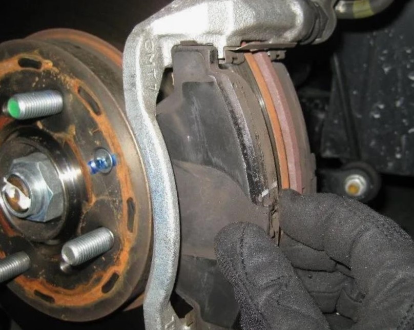 Замена тормозных колодок хонда