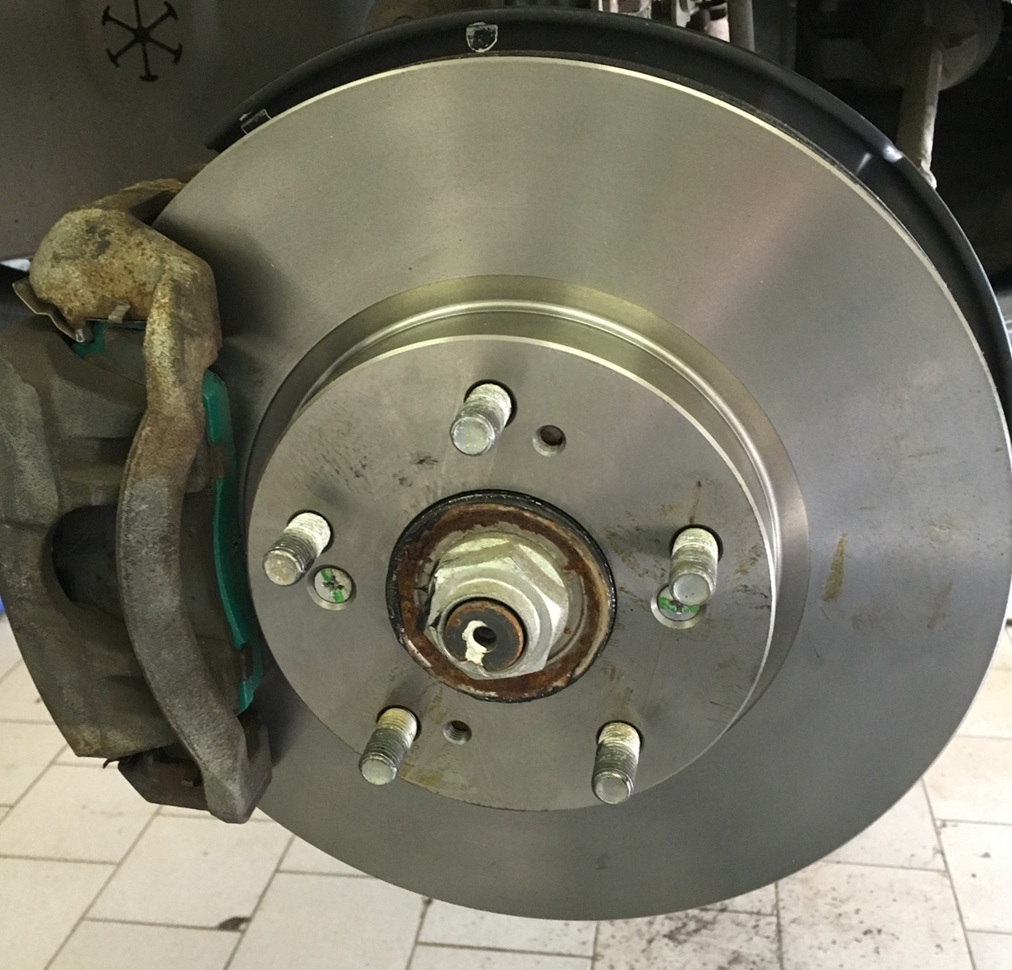 Замена тормозных дисков Хонда Stepwgn