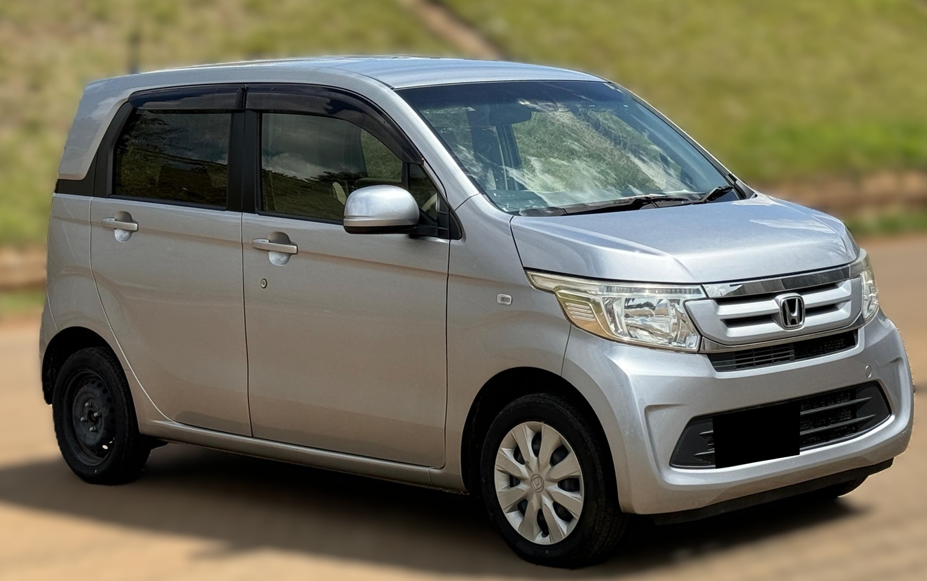 Хонда N-WGN после замены амортизаторов в автотехцентре