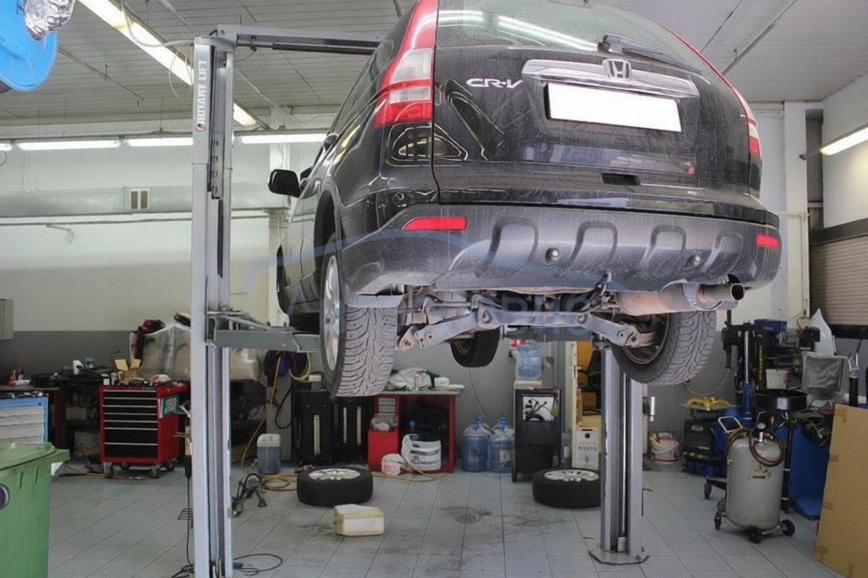 Хонда СР-В в процессе замены масла АКПП в автотехцентре