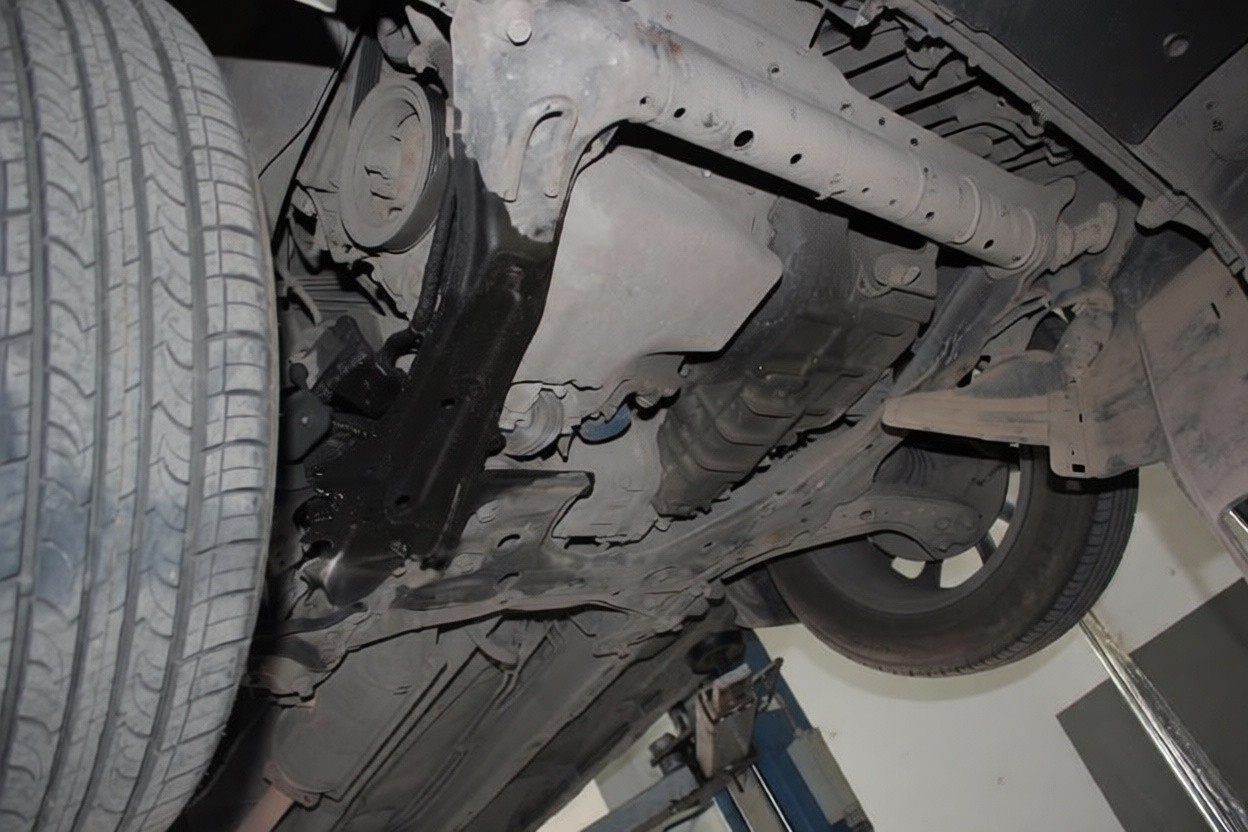 Хонда ЦР-В снизу перед заменой масла в автомате