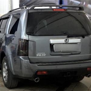 Хонда Пилот  в автосервисе на подъемнике