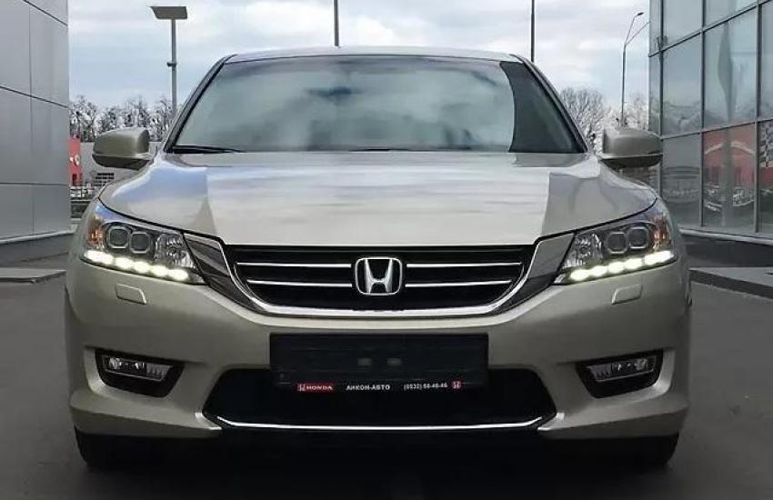 Хонда спереди