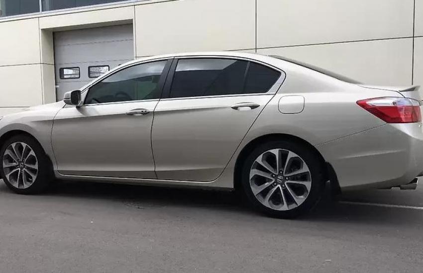 седан Аккорд сбоку