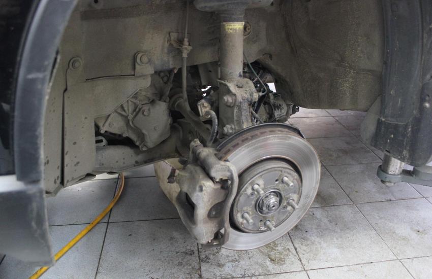 тормозной диск с суппортом