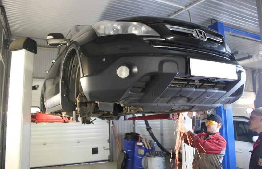 кроссовер Хонда на подъемнкие