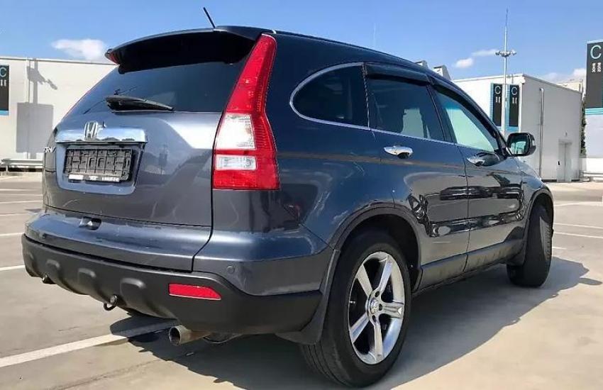 СРВ сзади на улице