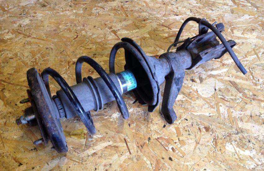 стойка амортизатора с пружиной