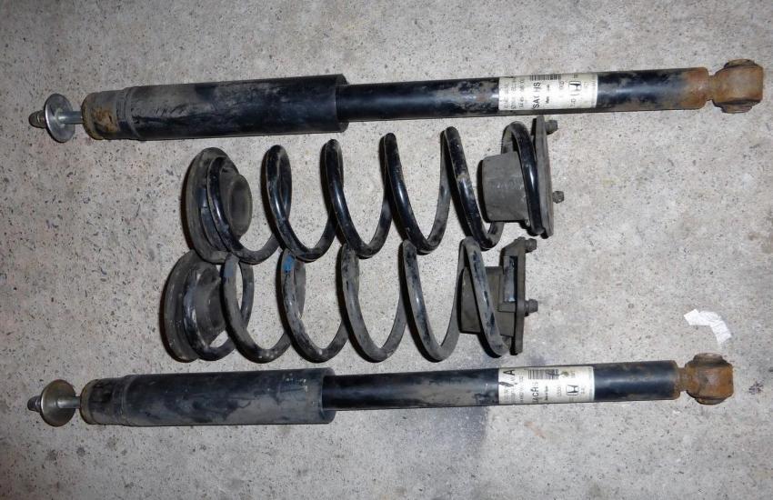 пружины и стойки амортизатора