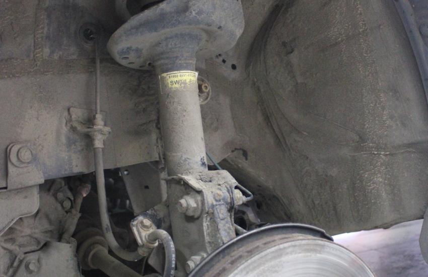 Стойка амортизатора