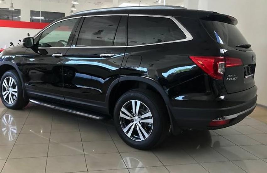 черная Хонда Пилот