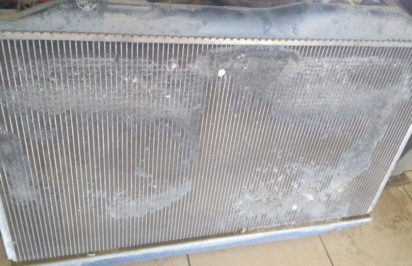 Загрязненный радиатор Хонда
