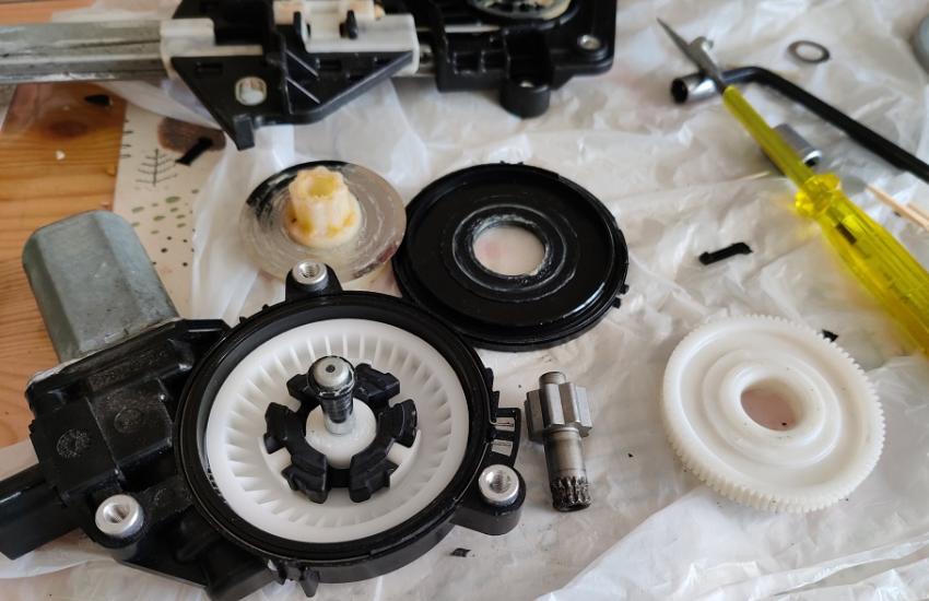 Замена и ремонт стеклоподъемника Хонда