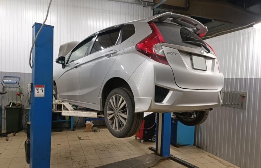 Подготовка к замене компрессора кондиционера Хонда