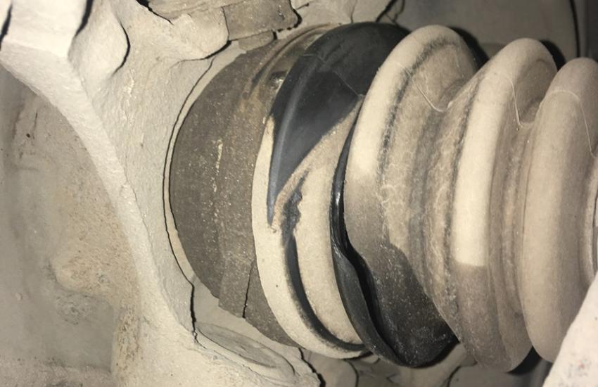 Неисправный пыльник ШРУС на Хонде