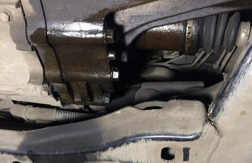 Утечки через сальник привода