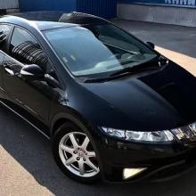 черный Цивик 5д