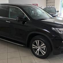 внедорожник Хонда в автосервисе