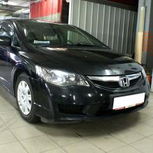 черный Цивик в сервисе