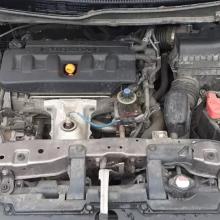 открытый капот на Хонде