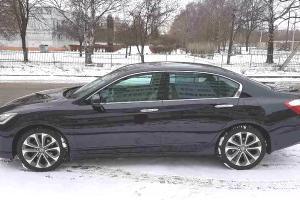 Аккорд на улице сбоку