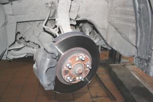 тормозной диск с суппортом