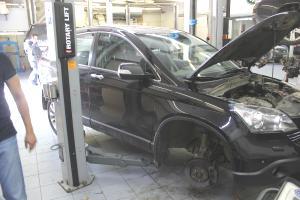 Хонда СРВ на подъемнике