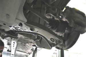 передняя подвеска на ЦР-В снизу