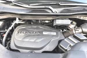 мотор под капотом