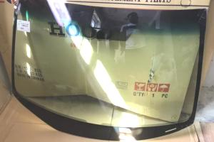 Лобовое стекло на Хонду Аккорд