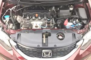 открытый капот на Цивике