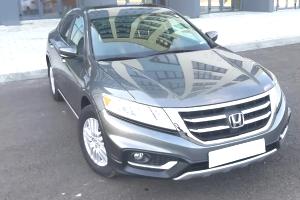 Хонда Кросстур в автосервисе