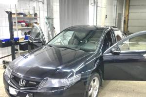 Хонда Аккорд в техцентре на обслуживании