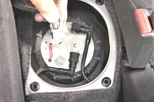 Замена топливного фильтра Хонда Фит